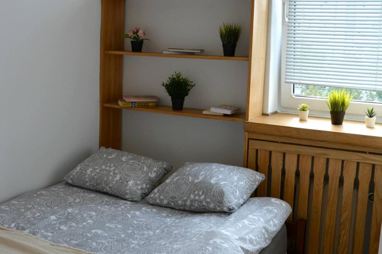 Ohmyhome - Sunny Apartment In City Center Warsaw Ngoại thất bức ảnh
