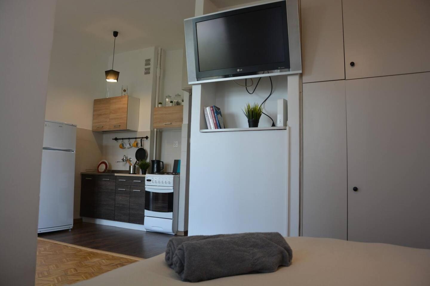 Ohmyhome - Sunny Apartment In City Center Warsaw Ngoại thất bức ảnh