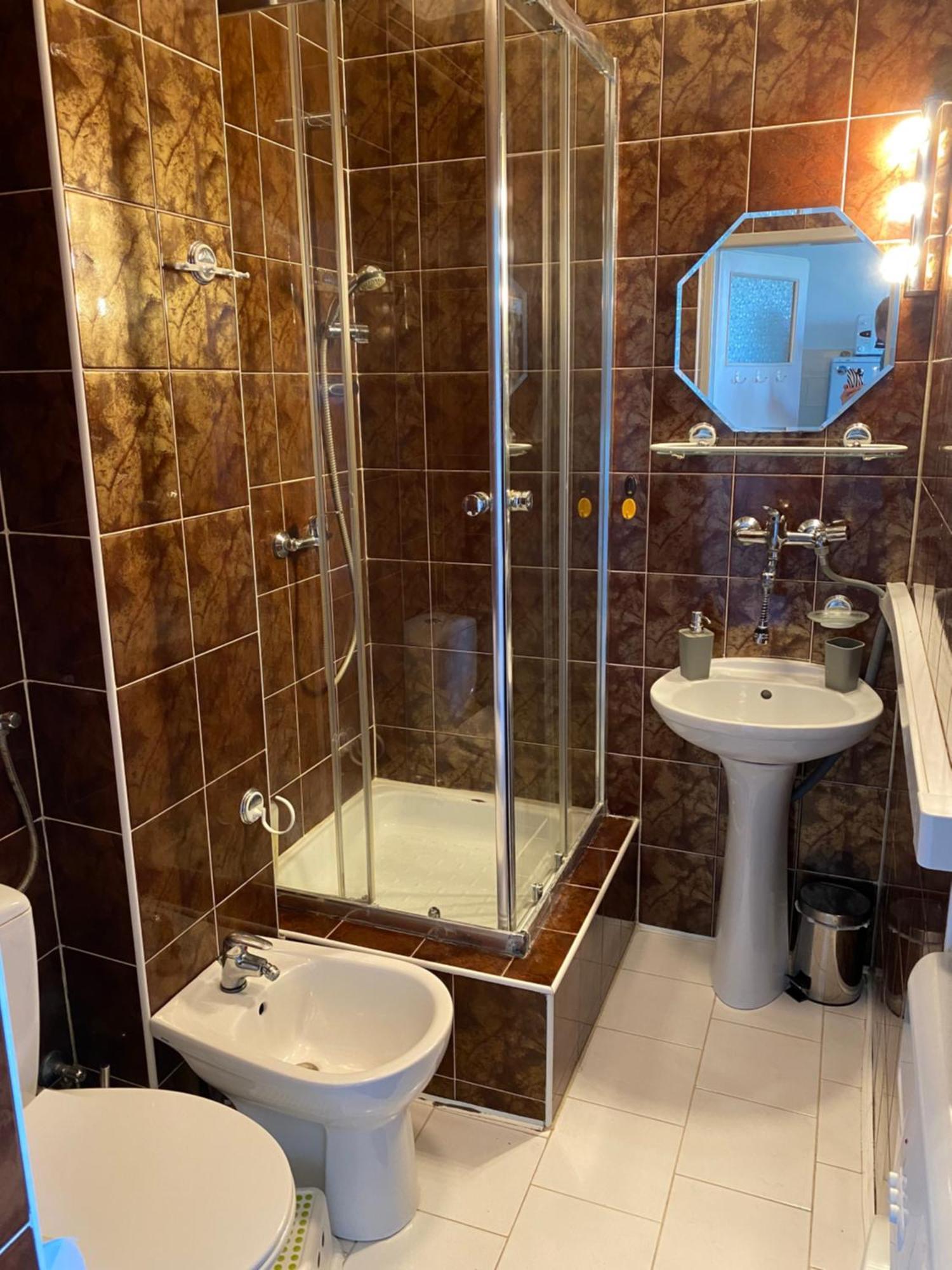 Ohmyhome - Sunny Apartment In City Center Warsaw Ngoại thất bức ảnh